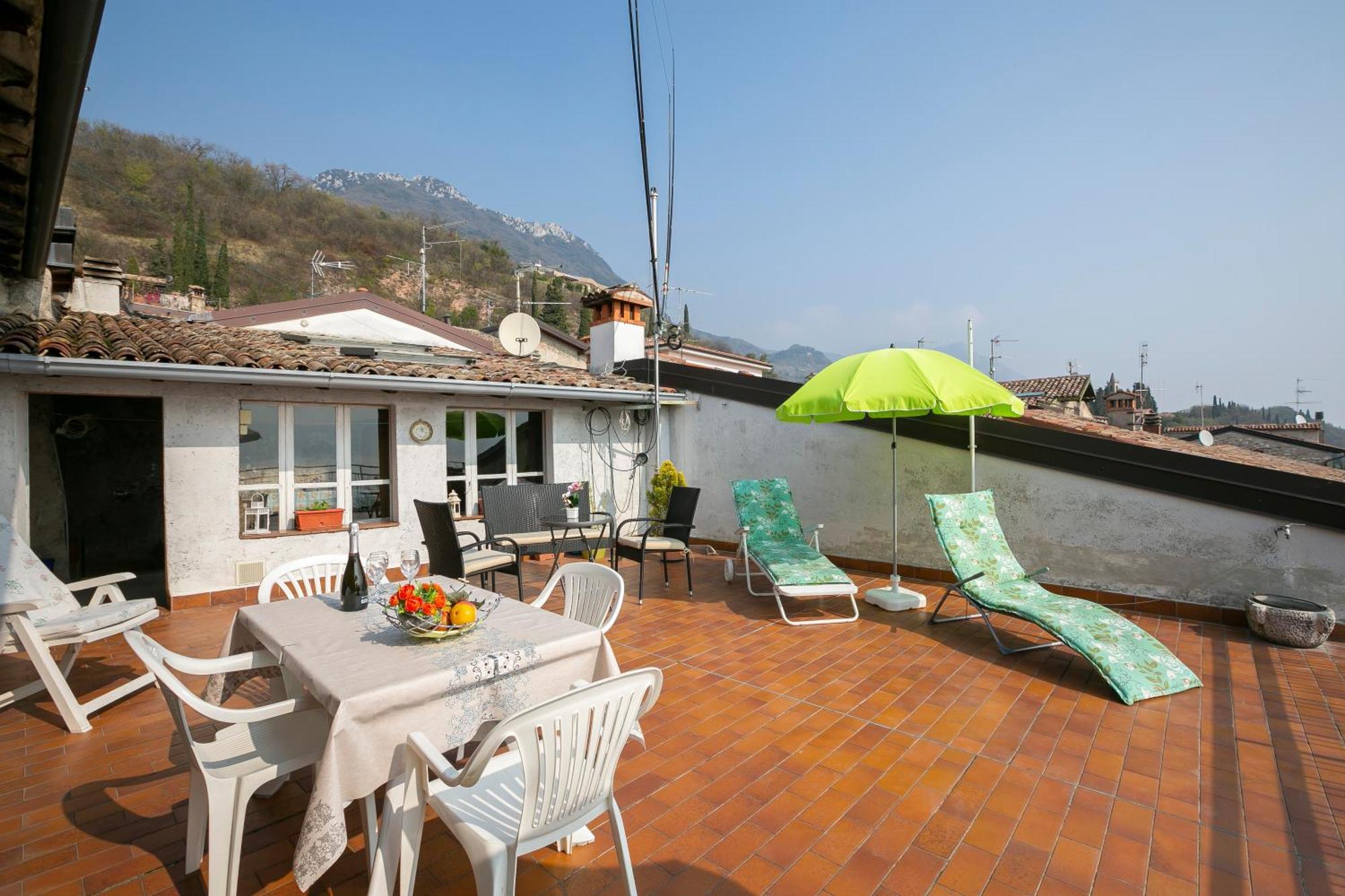Angela -Terrace & Beautiful View Lake - Happy Rentals Toscolano Maderno Exterior photo